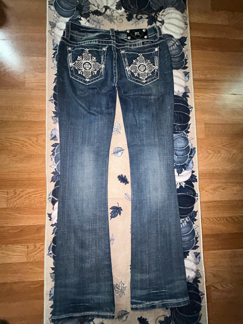 Miss Me Designer Women's Dark Blue Embroidered Back Pocket Jeans
